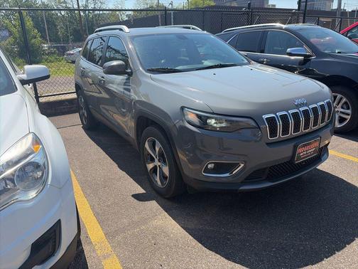 Sting-Gray Clearcoat 2019 Jeep Cherokee Limited