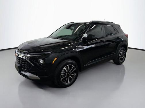 Mosaic Black Metallic 2025 Chevrolet Trailblazer LT