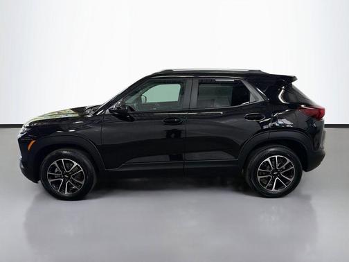 Mosaic Black Metallic 2025 Chevrolet Trailblazer LT