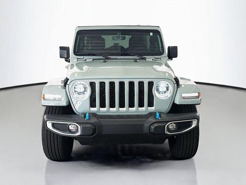 Earl Clearcoat 2023 Jeep Wrangler 4xe Sahara