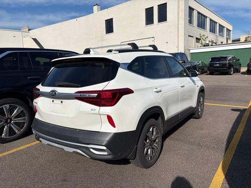 Snow White Pearl 2021 Kia Seltos EX