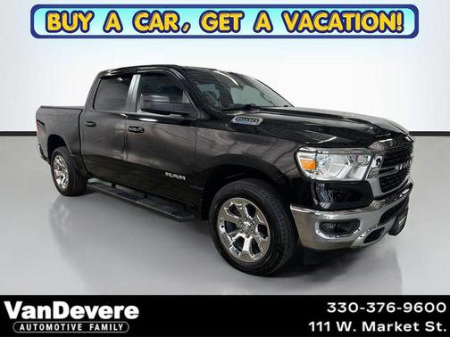 Diamond Black Crystal Pearlcoat 2022 RAM 1500 Big Horn/Lone Star