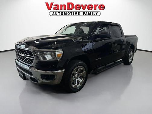 Diamond Black Crystal Pearlcoat 2022 RAM 1500 Big Horn/Lone Star
