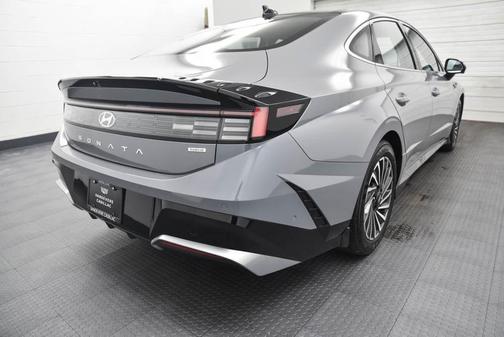 2024 Hyundai SONATA Hybrid Limited