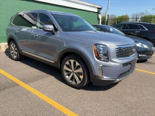 Everlasting Silver 2020 Kia Telluride S