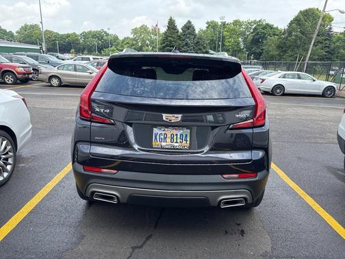 2022 Cadillac XT4 Premium Luxury
