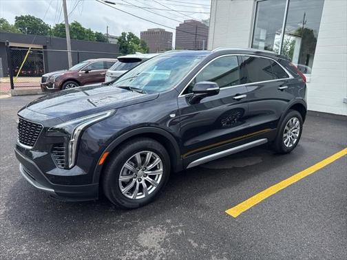 2022 Cadillac XT4 Premium Luxury