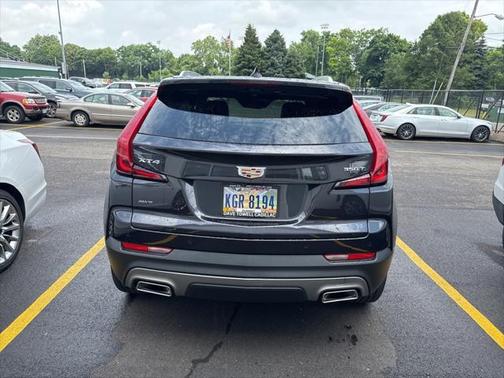 2022 Cadillac XT4 Premium Luxury