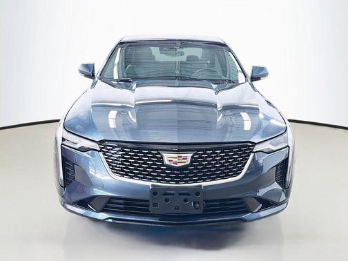 Shadow Metallic 2022 Cadillac CT4 Luxury