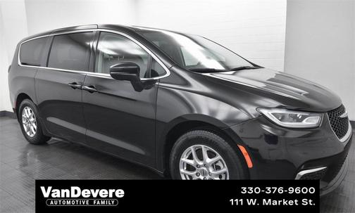 2023 Chrysler Pacifica Touring L