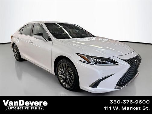 2024 Lexus ES 300h Luxury