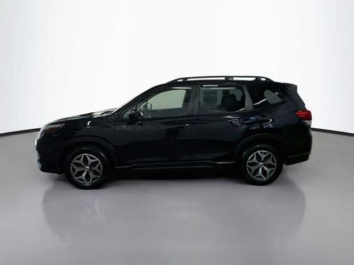 Crystal Black Silica 2023 Subaru Forester Premium