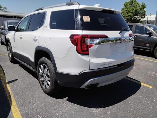 White Frost Tricoat 2023 GMC Acadia AWD SLT