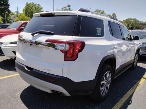 White Frost Tricoat 2023 GMC Acadia AWD SLT
