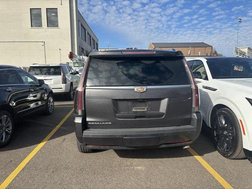 2017 Cadillac Escalade Luxury