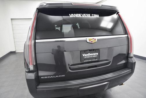 2017 Cadillac Escalade Luxury