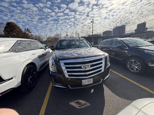2017 Cadillac Escalade Luxury