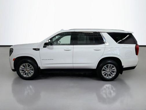 White 2024 GMC Yukon SLE