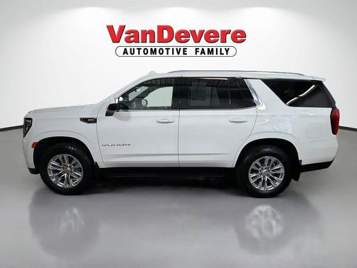 White 2024 GMC Yukon SLE