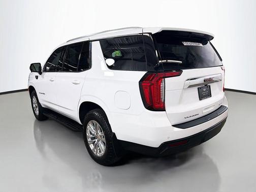 White 2024 GMC Yukon SLE