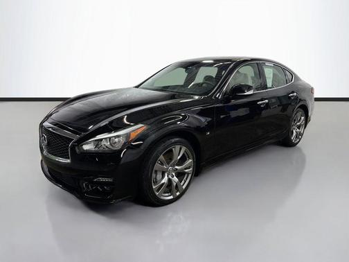 Black Obsidian 2016 INFINITI Q70 3.7X