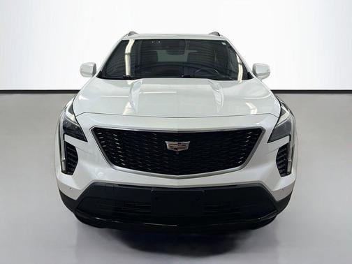 Crystal White Tricoat 2019 Cadillac XT4 Sport