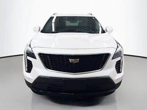 Crystal White Tricoat 2019 Cadillac XT4 Sport