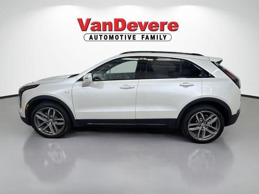 Crystal White Tricoat 2019 Cadillac XT4 Sport