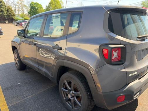Granite Crystal Metallic Clearcoat 2018 Jeep Renegade Sport