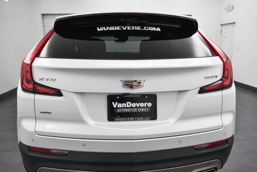 2022 Cadillac XT4 Premium Luxury