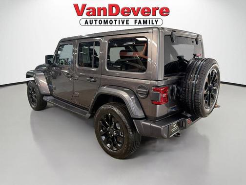 Granite Crystal Metallic Clearcoat 2025 Jeep Wrangler 4xe Sahara
