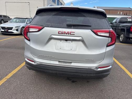 2022 GMC Terrain SLT