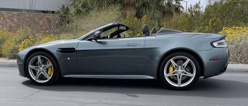 Black 2016 Aston Martin V8 Vantage Base