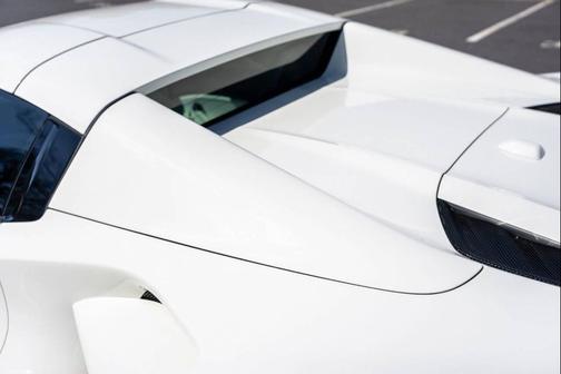 Bianco Avus 2017 Ferrari 488 Spider Base