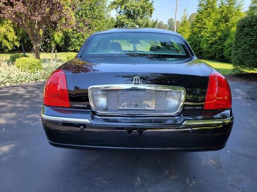 2004 Lincoln Town Car Ultimate