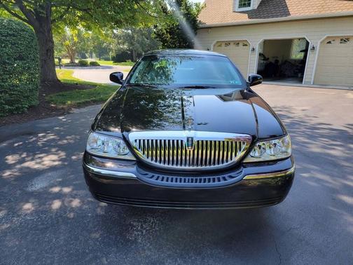 2004 Lincoln Town Car Ultimate