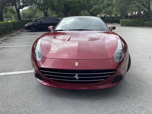 Black 2016 Ferrari California T