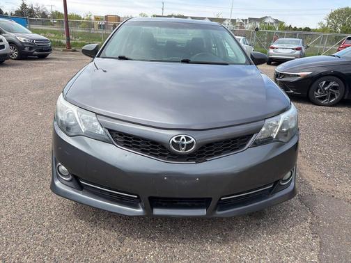 Magnetic Gray Metallic 2014 Toyota Camry SE