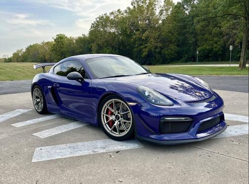 Agate Gray Metallic 2016 Porsche Cayman GT4