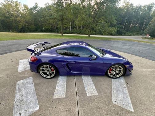 Agate Gray Metallic 2016 Porsche Cayman GT4