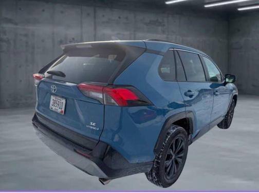 2022 Toyota RAV4 Hybrid SE