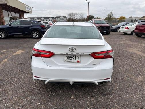 2020 Toyota Camry SE