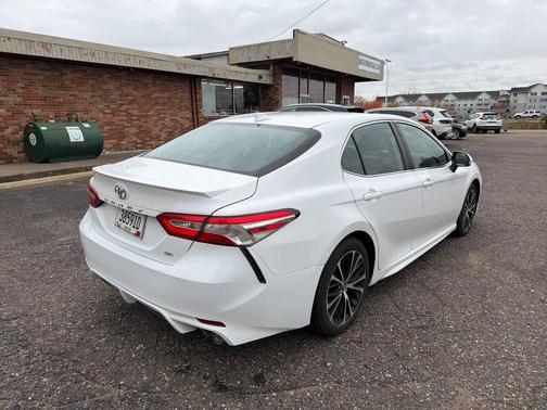 2020 Toyota Camry SE