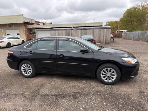 Midnight Black Metallic 2017 Toyota Camry LE