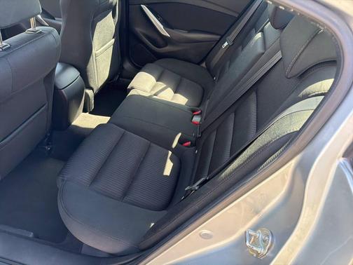2016 Mazda Mazda6 i Sport