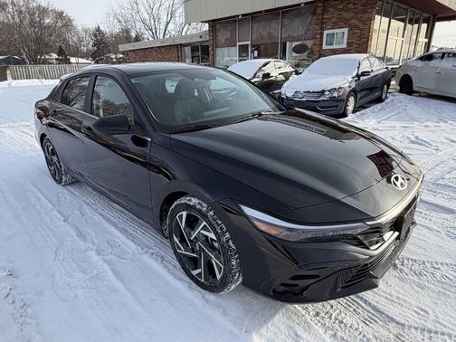 2024 Hyundai ELANTRA SEL