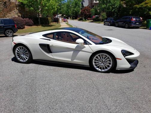 2017 McLaren 570GT Base