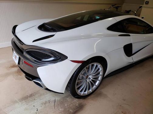 2017 McLaren 570GT Base