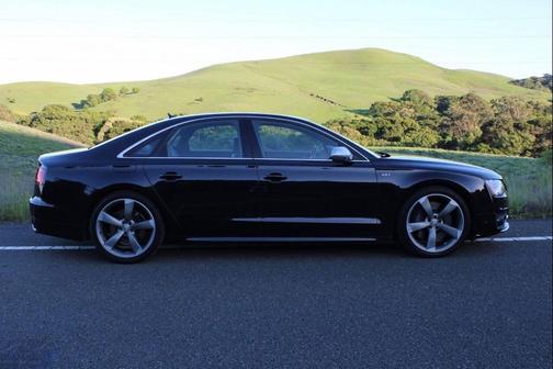 Glacier White Metallic 2013 Audi S8 4.0T