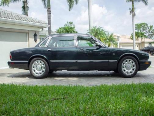 Gray 2001 Jaguar XJ Vanden Plas